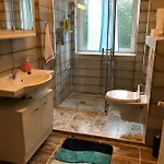 Quarto em Acomodações Particulares Misha,s Place