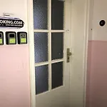 Quarto em Acomodações Particulares Misha,s Place *